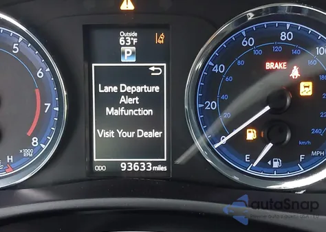 2018 Toyota Corolla Se z USA, uszkodzony, nr VIN 5YFBURHEXJP817498